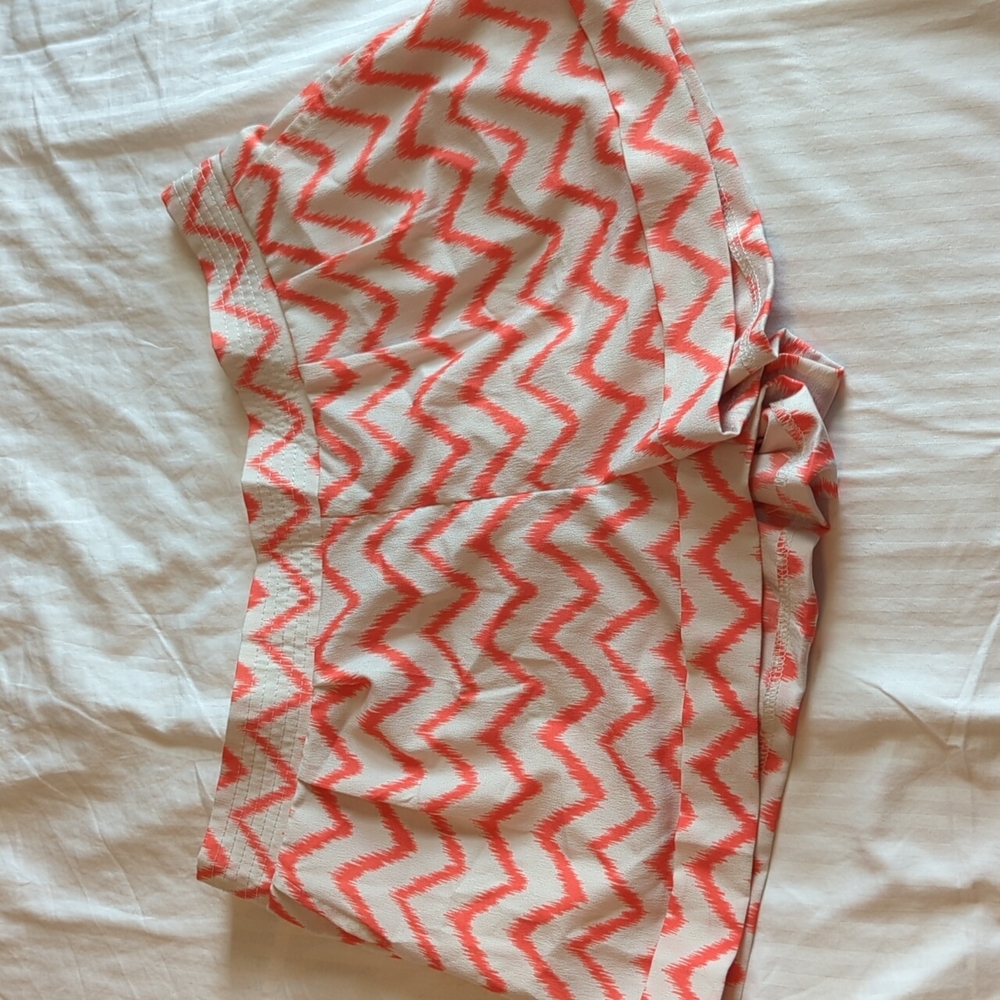 lightweight pink and cream chevron print shorts
